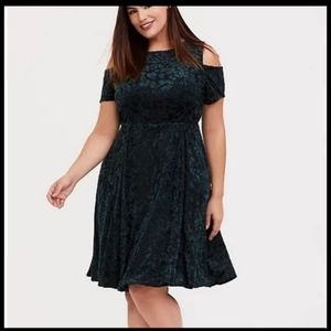 Torrid crushed velvet dress Size 4